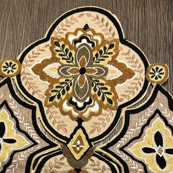 Keva Embroidered Elegant Brown Black Tan Floral Table Runner 36 by 14 Inches NWT - Picture 2 of 3